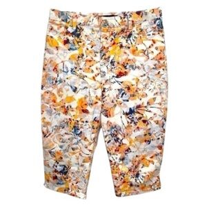 Gloria Vanderbilt Amanda Capris Size 12 Petite Flowers White Peachy